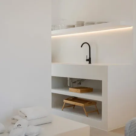 Ξενοδοχείο Parolea Luxury Living